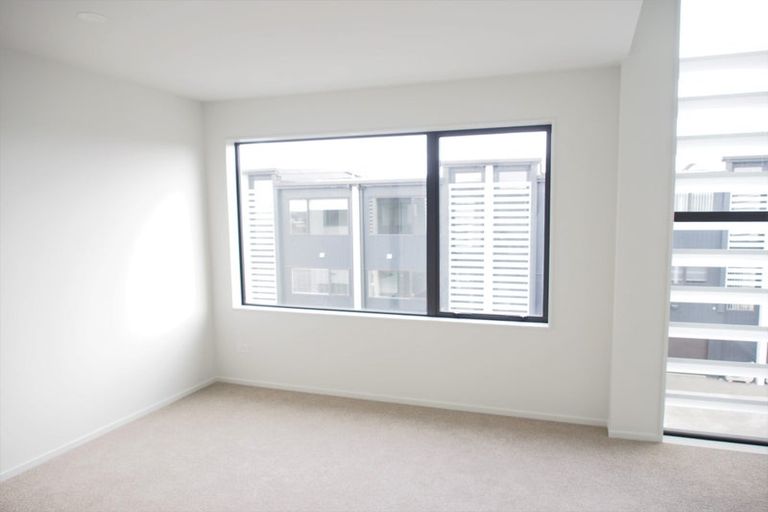 Photo of property in 38 Memorial Park Lane, Hobsonville, Auckland, 0618