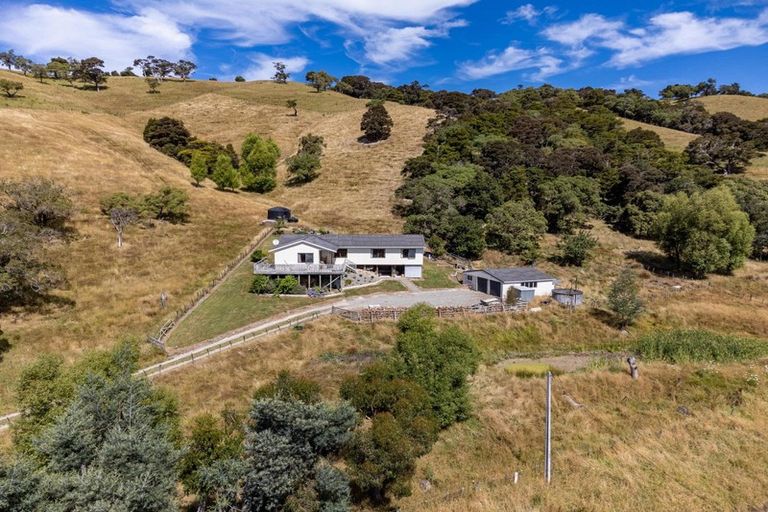 Photo of property in 811 Te Whiti Road, Te Whiti, Masterton, 5884
