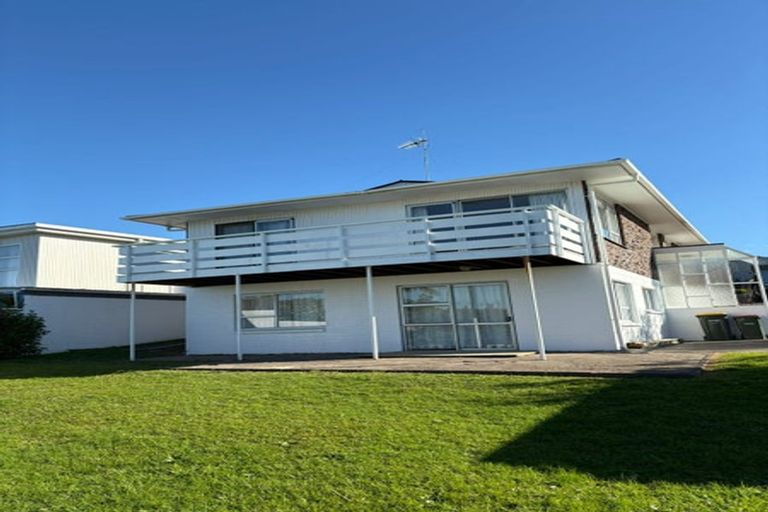 Photo of property in 23 Stapleford Crescent, Browns Bay, Auckland, 0630