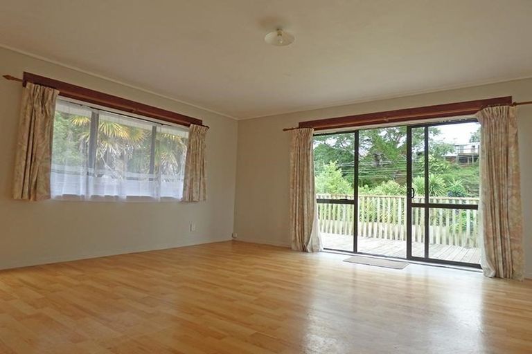 Photo of property in 8 Woodside Road, Massey, Auckland, 0614