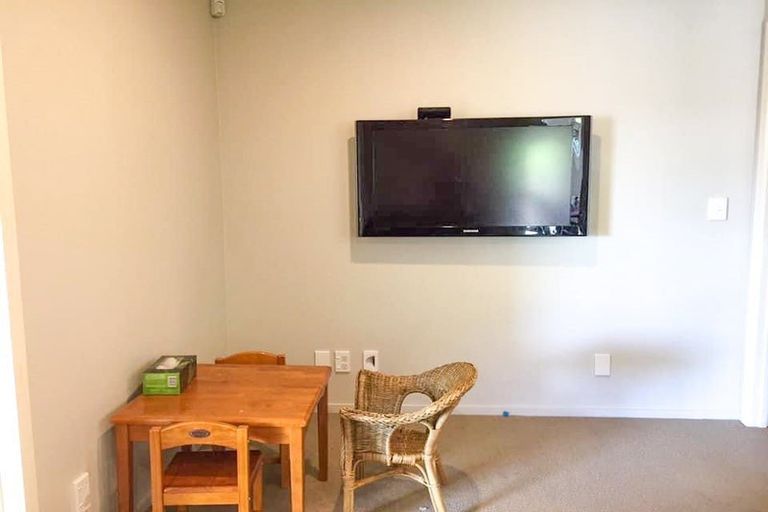 Photo of property in 60 Erlestoke Crescent, Churton Park, Wellington, 6037