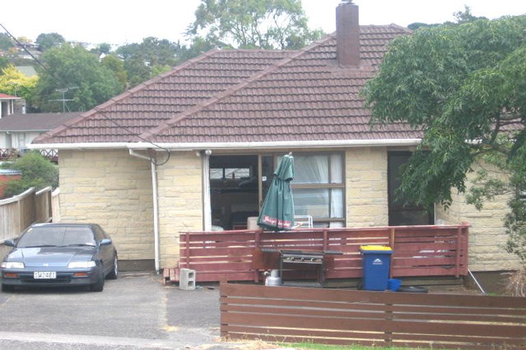 Photo of property in 2/16 Peach Road, Glenfield, Auckland, 0629