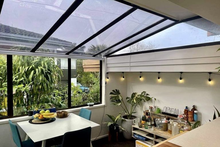 Photo of property in 2/2 Northwick Place, Hillcrest, Auckland, 0627