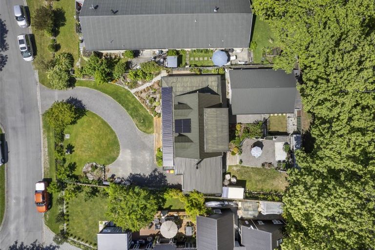 Photo of property in 21 Heuchan Lane, Wanaka, 9305