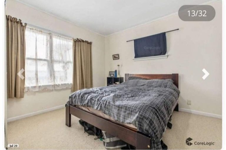 Photo of property in 10 Bishop Street, Green Bay, Auckland, 0604