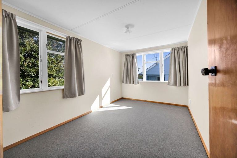 Photo of property in 63 Cook Street, Marfell, New Plymouth, 4310