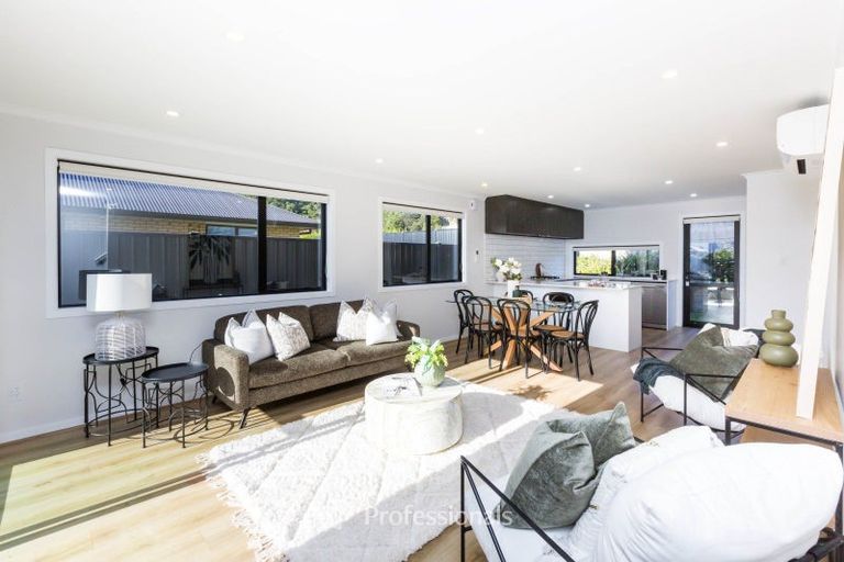 Photo of property in 7 Desert Gold Lane, Wallaceville, Upper Hutt, 5018