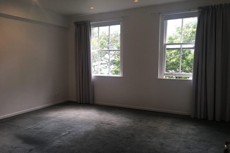 Photo of property in 2u2 King Street, Mount Cook, Wellington, 6021