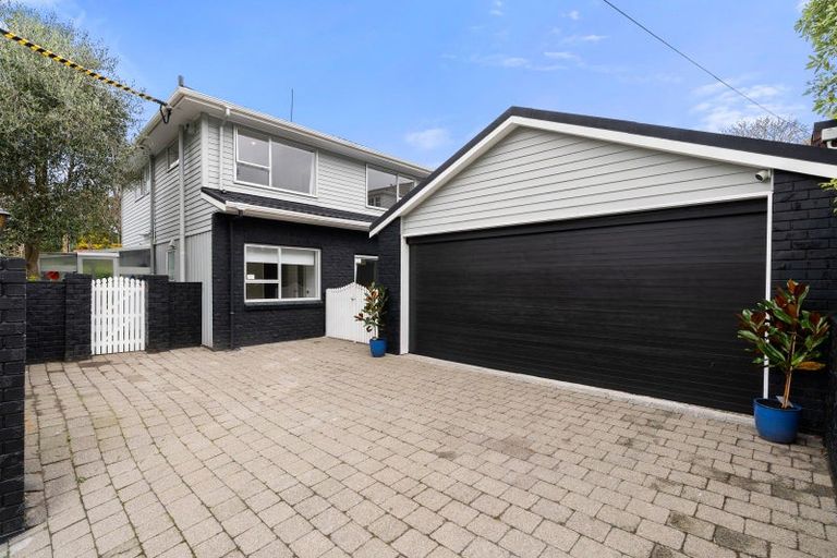 Photo of property in 18a Burma Road, Khandallah, Wellington, 6035