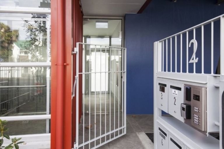 Photo of property in Braemar Apartments, 2/2 Cranmer Square, Christchurch Central, Christchurch, 8013