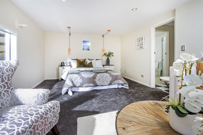 Photo of property in 32a Becroft Drive, Forrest Hill, Auckland, 0620