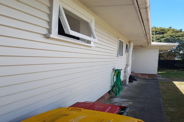 Photo of property in 32 Youngs Road, Papakura, 2110