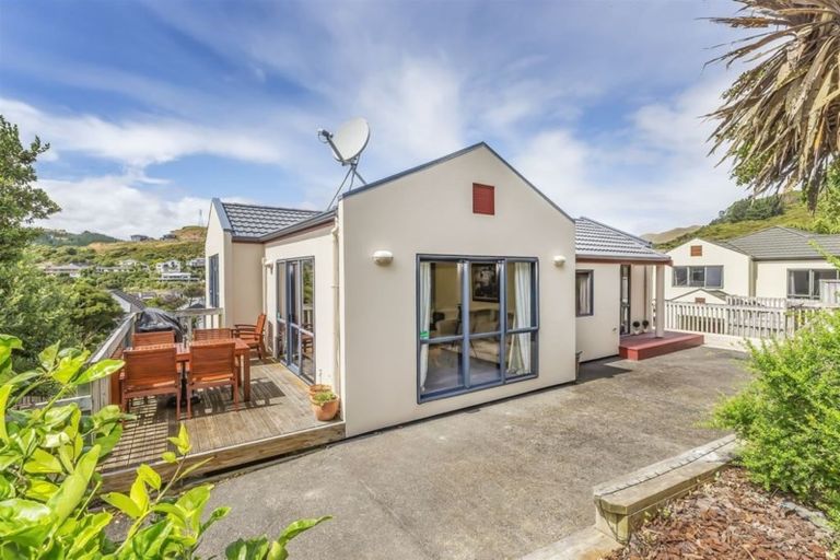 Photo of property in 16a Latitude Close, Whitby, Porirua, 5024