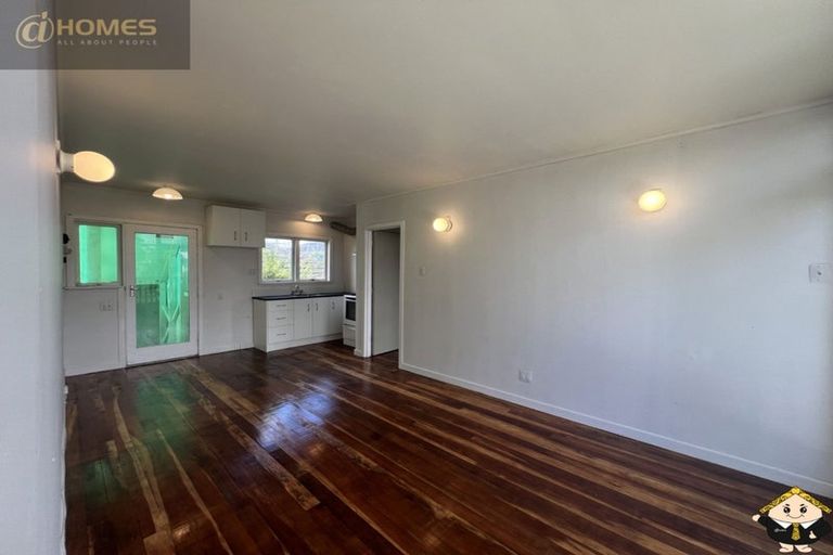 Photo of property in 84 Roberts Road, Te Atatu South, Auckland, 0610