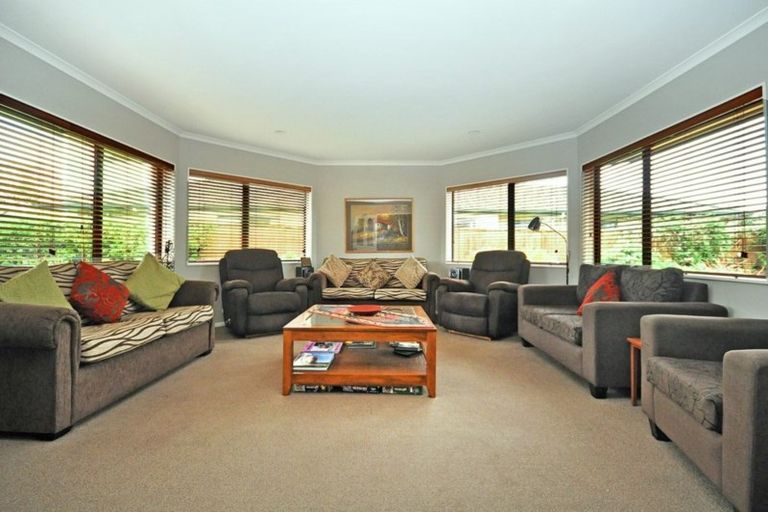 Photo of property in 6 O'sullivan Place, Waiuku, 2123
