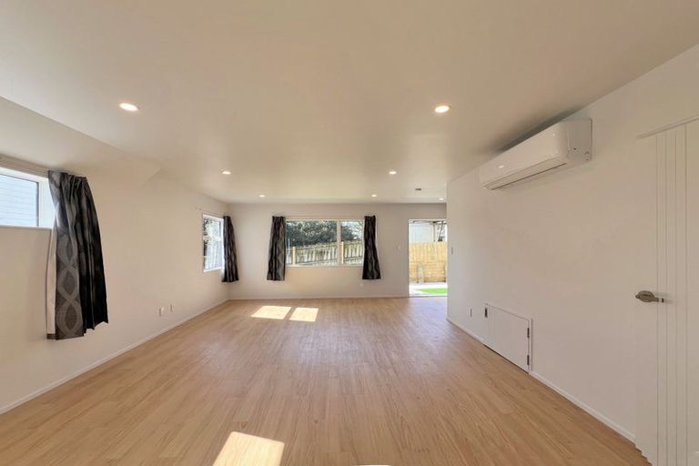Photo of property in 2/16 Gaye Crescent, Otara, Auckland, 2023