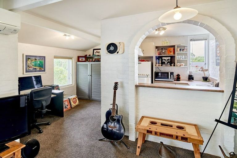 Photo of property in 141b Churton Drive, Churton Park, Wellington, 6037