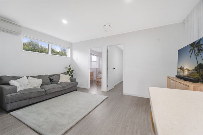 Photo of property in 2/450 Great South Road, Opaheke, Papakura, 2113