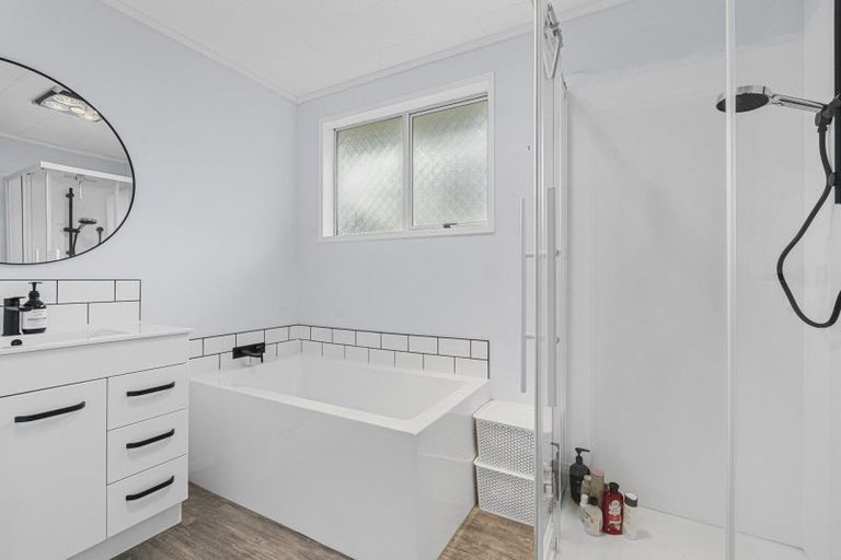 Photo of property in 3 Erica Place, Bell Block, New Plymouth, 4312