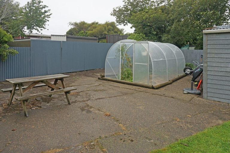 Photo of property in 12 Holloway Street, Waikiwi, Invercargill, 9810