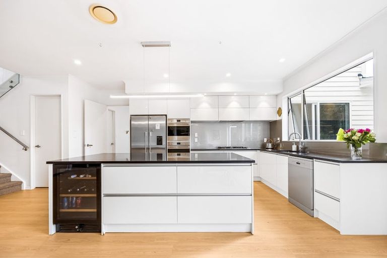 Photo of property in 44 Boocock Crescent, Orewa, 0931