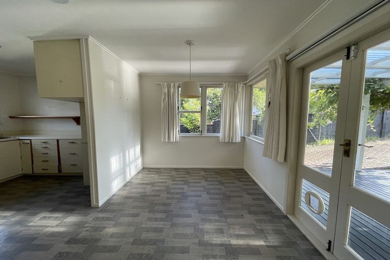 Photo of property in 68 Lake Road, Northcote, Auckland, 0627