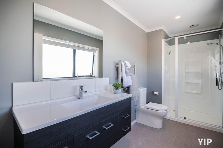 Photo of property in 130 Amesbury Drive, Churton Park, Wellington, 6037