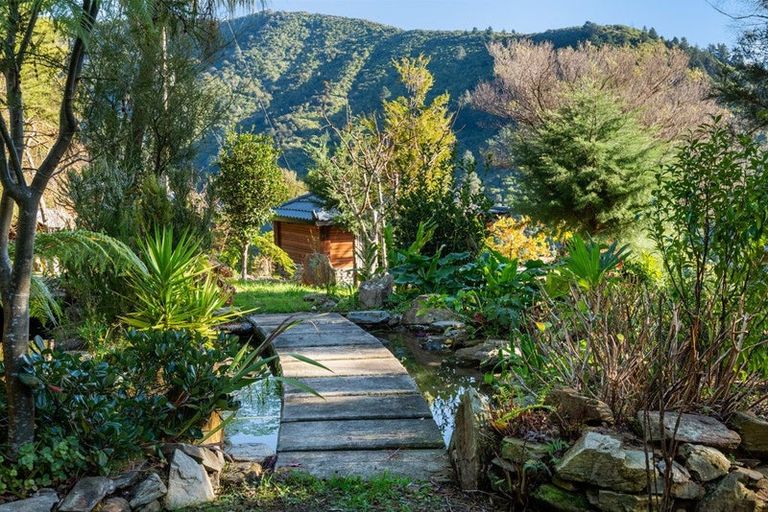 Photo of property in 165 Boons Valley Road, Waikawa, Picton, 7220