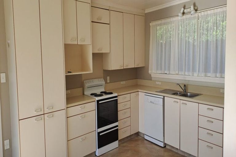 Photo of property in 36 Landsdowne Terrace, Cashmere, Christchurch, 8022