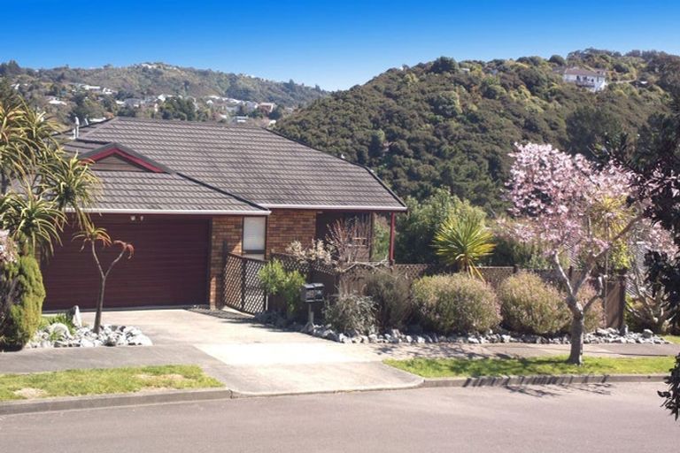 Photo of property in 42 Sailmaker Close, Whitby, Porirua, 5024