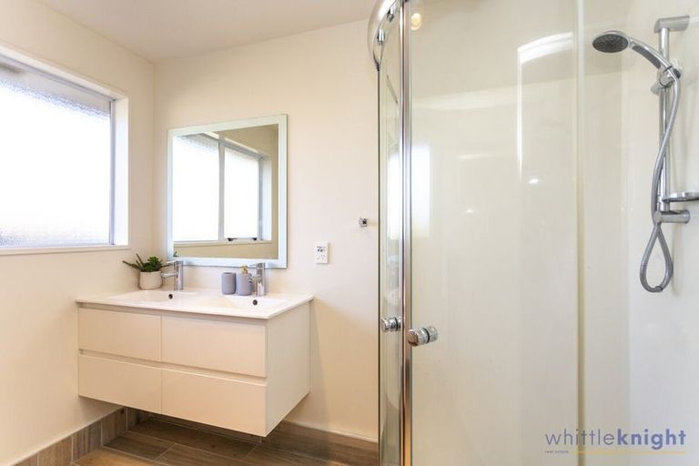 Photo of property in 8 Innisfree Place, Northwood, Christchurch, 8051