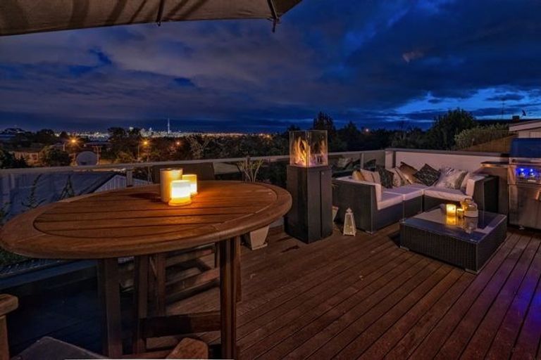 Photo of property in 100b Lake Road, Northcote, Auckland, 0627