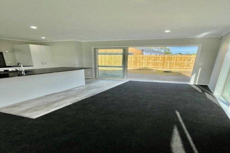 Photo of property in 5 Koru Loop, Paraparaumu, 5032