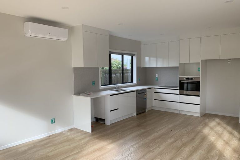 Photo of property in 5 Tawa Road, Te Atatu Peninsula, Auckland, 0610