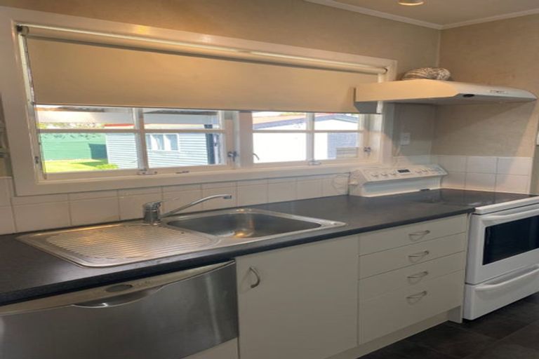 Photo of property in 95 Apollo Parade, Milson, Palmerston North, 4414