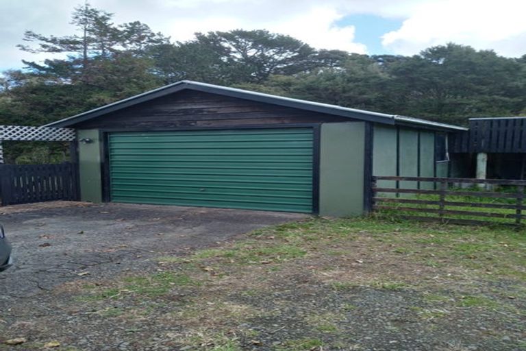 Photo of property in 47 Anzac Road, Waitakere, Auckland, 0816