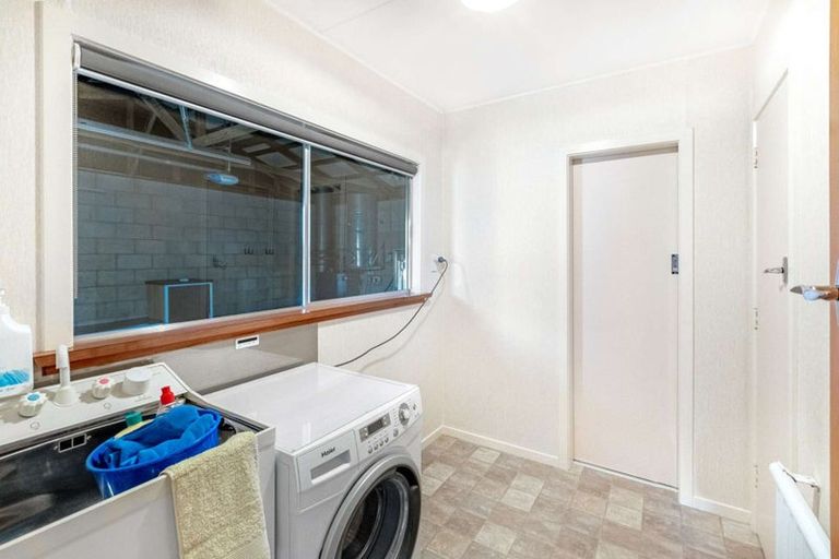 Photo of property in 69 Robertson Street, Gore, 9710