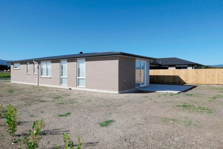 Photo of property in 10 Hapeta Street, Otaki, 5512