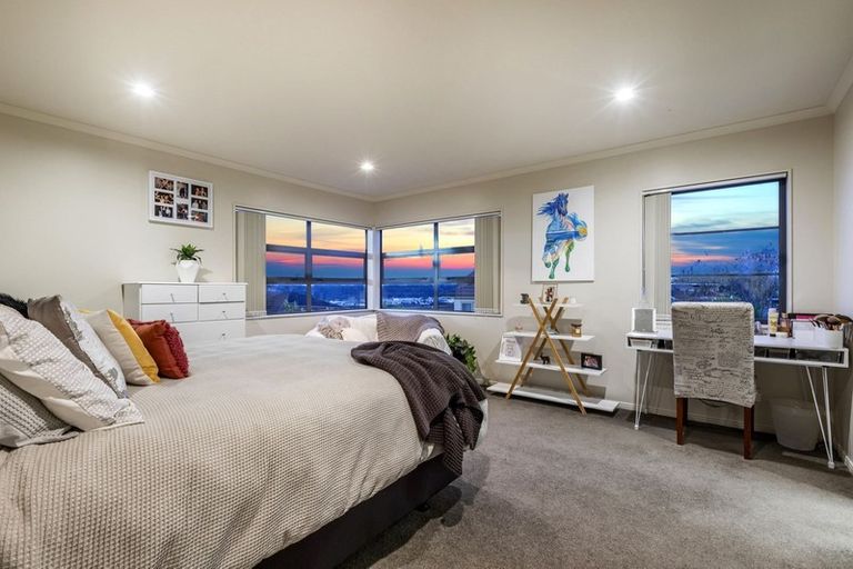 Photo of property in 82 Oakway Drive, Schnapper Rock, Auckland, 0632