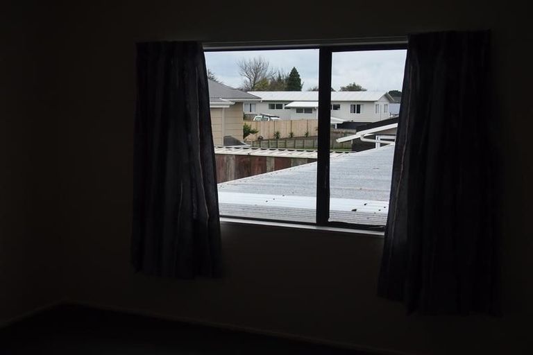 Photo of property in 2/2 Silvan Place, Bell Block, New Plymouth, 4312