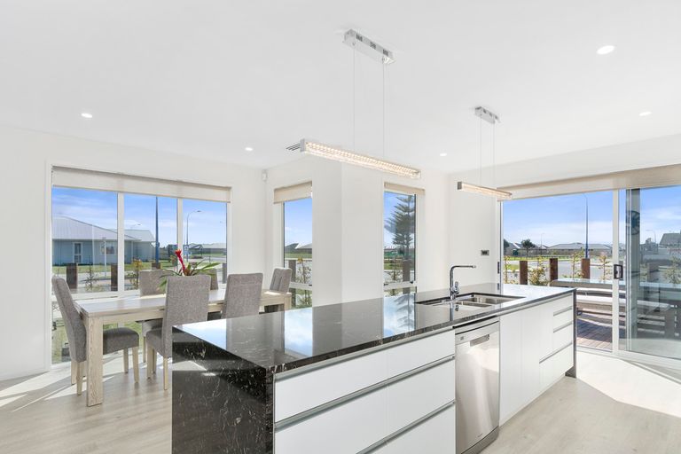 Photo of property in 1 Livingstone Drive, Papamoa Beach, Papamoa, 3118