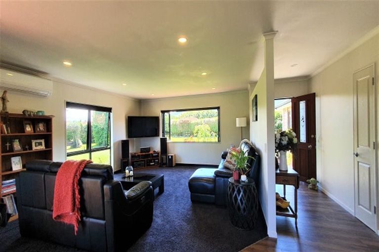 Photo of property in 66 Pohutukawa Drive, Levin, 5571