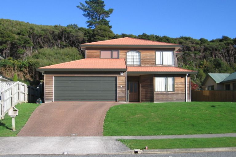 Photo of property in 25 Kawatiri Grove, Wainuiomata, Lower Hutt, 5014
