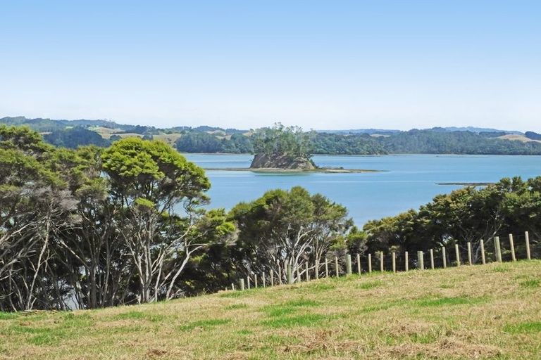 Photo of property in 121 Ridge Road, Mahurangi East, Warkworth, 0982
