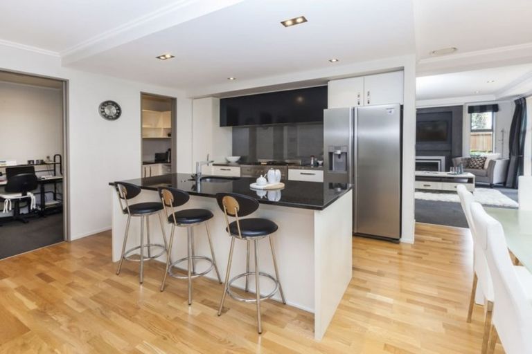 Photo of property in 11 Nightingale Place, Papanui, Christchurch, 8053