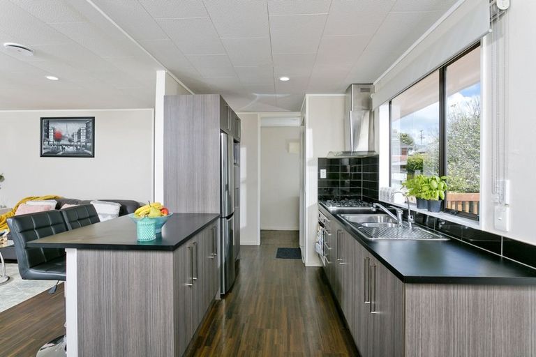 Photo of property in 4/85 Hutchinson Avenue, New Lynn, Auckland, 0600