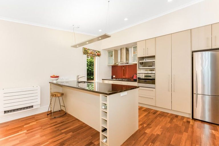 Photo of property in 12 Woburn Road, Northland, Wellington, 6012