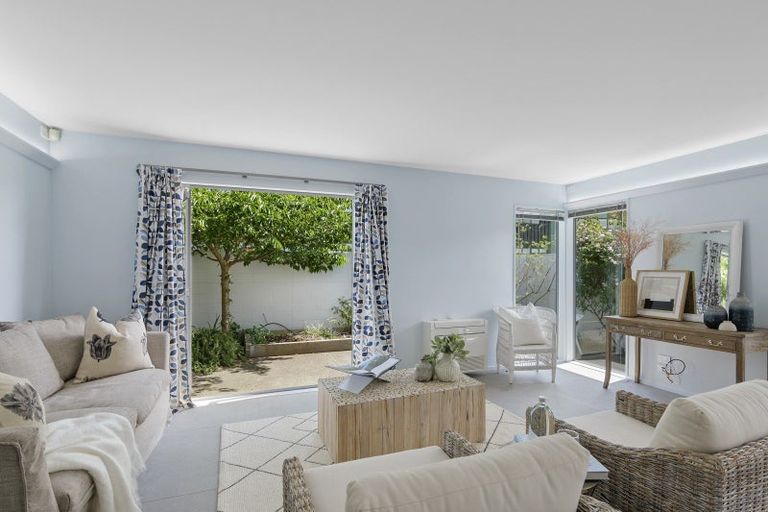 Photo of property in 64 Hewitts Road, Merivale, Christchurch, 8014