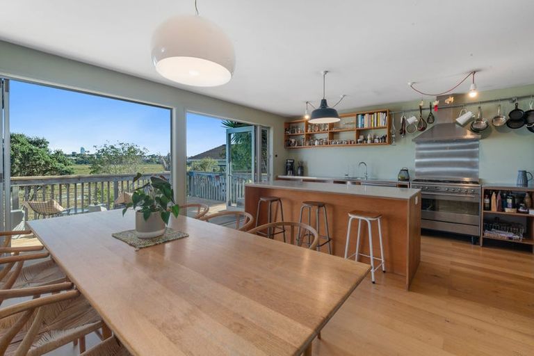 Photo of property in 99 Beresford Street, Bayswater, Auckland, 0622