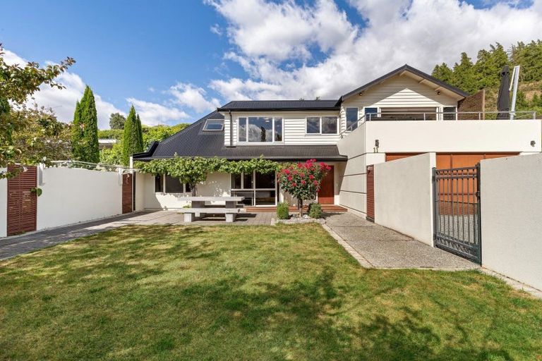 Photo of property in 11 Morrows Mead, Wanaka, 9305